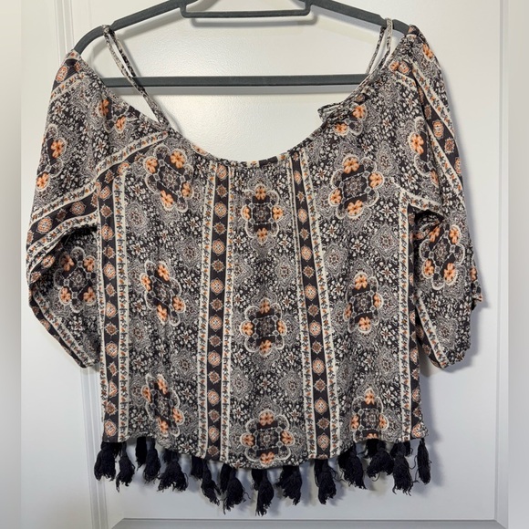 American Eagle Outfitters‎ Cold Shoulder Embellished Blouse - Picture 2 of 7